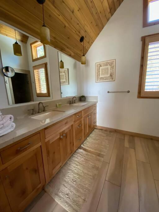 Familyfuncabin Tahoma Экстерьер фото